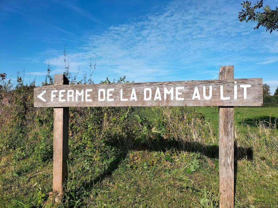 Gite La Dame Au Lit Gite A La Ferme Momignies Exterior foto