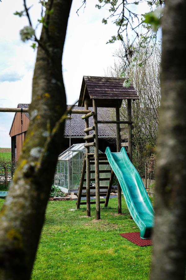 Gite La Dame Au Lit Gite A La Ferme Momignies Exterior foto
