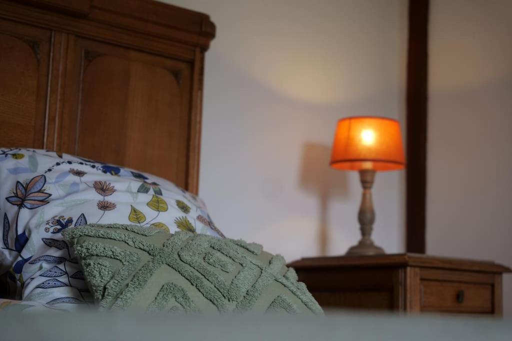 Gite La Dame Au Lit Gite A La Ferme Momignies Exterior foto